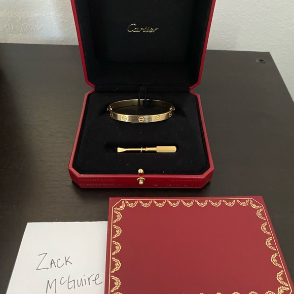 Cartier Love Bracelet - Yellow Gold- Size 17- New lock system - Picture 1 of 2